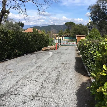 Domaine Pansu بيت للعطل